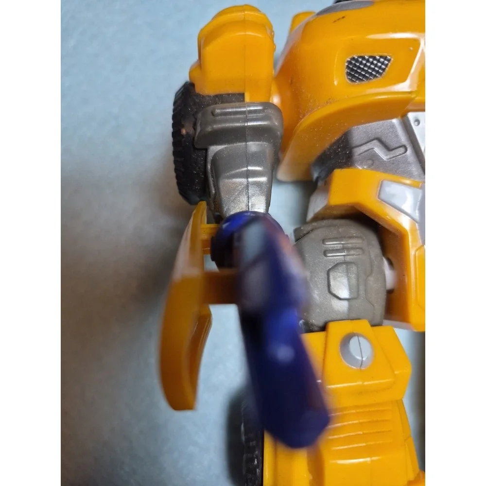 Hap-P-Kid Yellow Motorized Light Up Robot Action Figure t3863 MARS